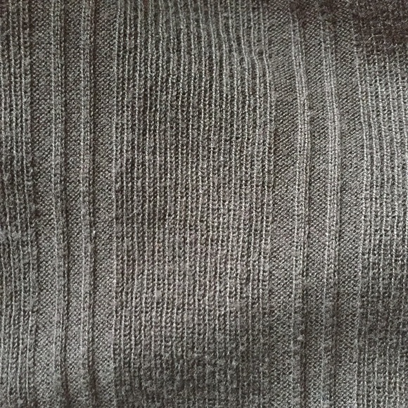 Bitten by Sarah Jessica Parker deep VNeck sweater - Picture 4 of 8